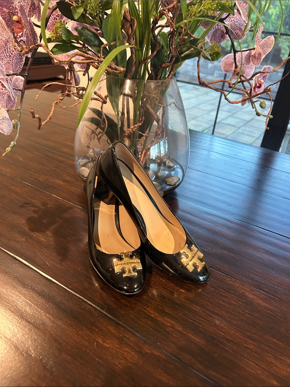 Tory Burch Black Patent Leather Flats with Gold Logo Toe